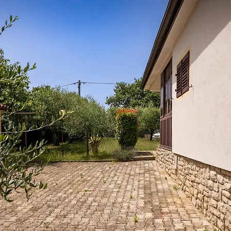Beautiful Casa Theresa With Grill In Porec