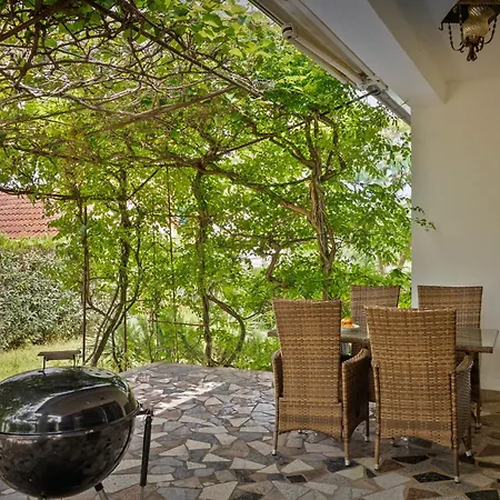 Beautiful Casa Theresa With Grill In Porec