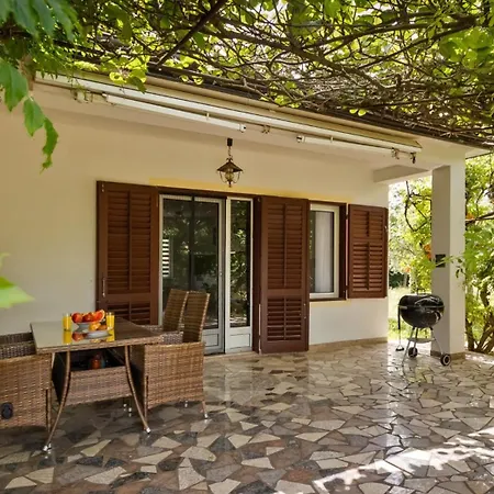 וילה Beautiful Casa Theresa With Grill In Porec *